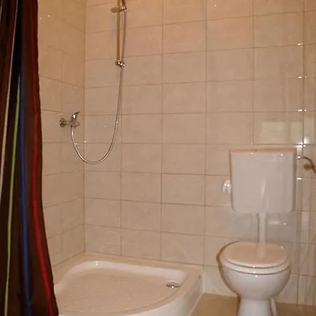 Bed & Breakfast Kalandor 3*