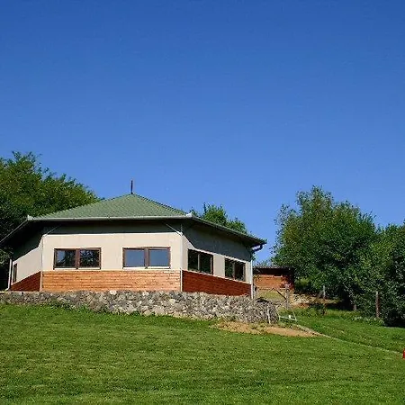 Kalandor Bed & Breakfast